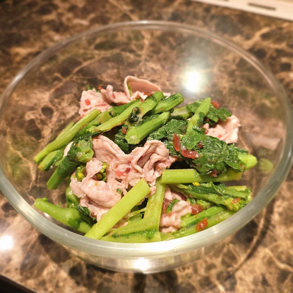 昨日ののん牛は仕事により無念のリタイアしたので食べられなかった豚しゃぶと菜の花の梅にんにく和えが食べれる～