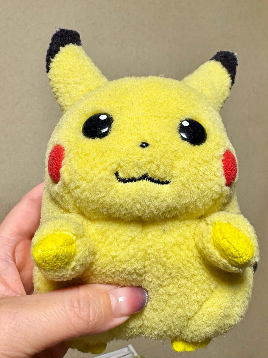 ポケモン30周年おめでとうございます。 小学生の時お年玉で買ったピカ