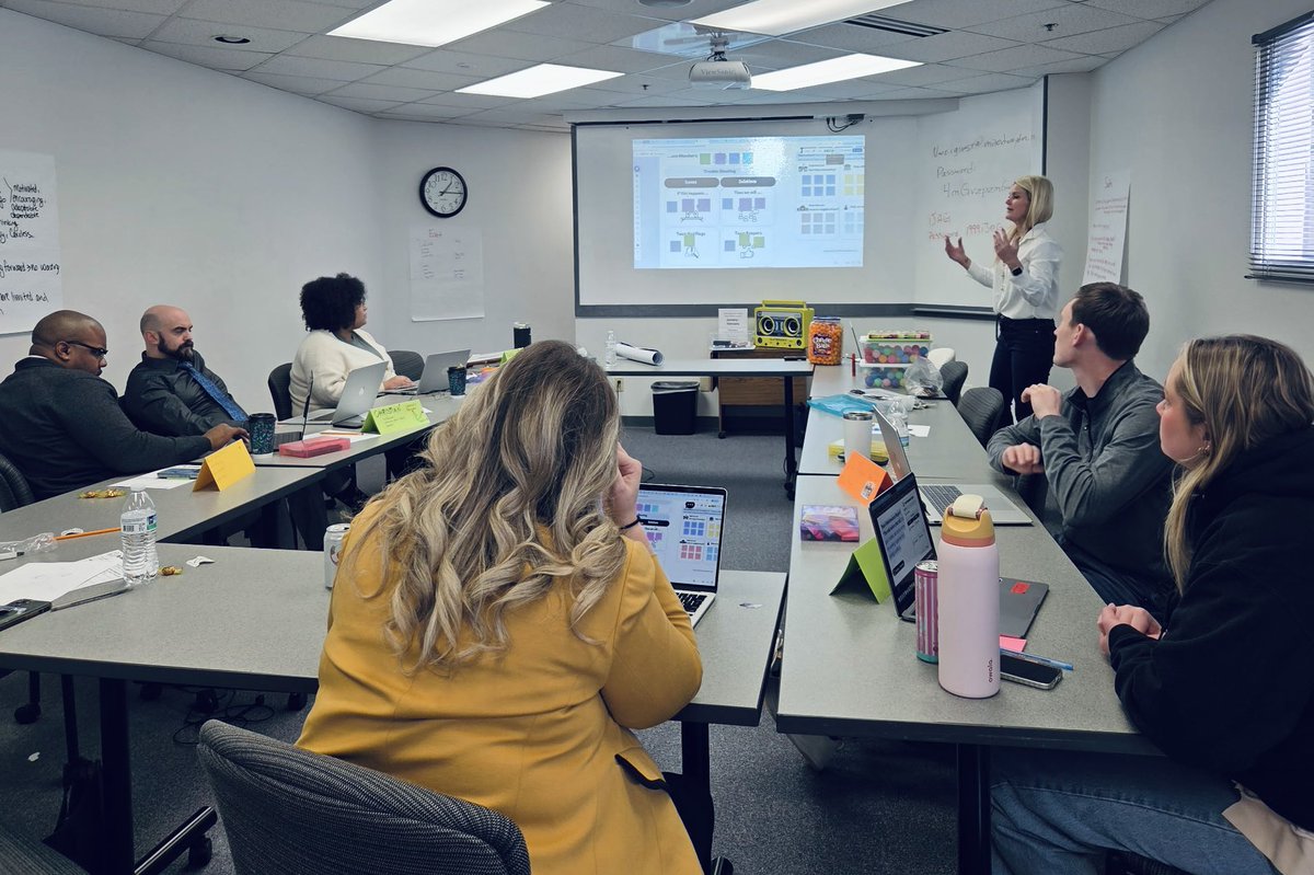 Laura Williams ✨ tweet media