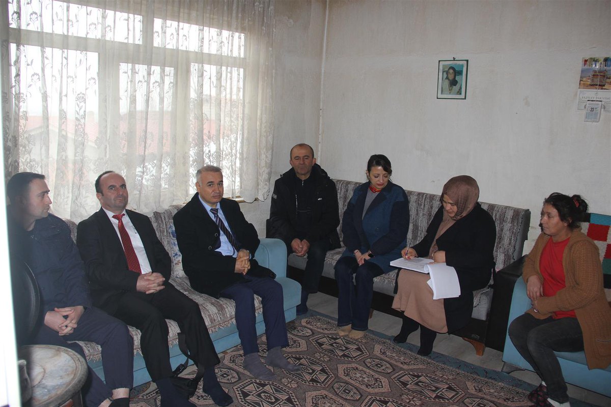 TC_Atabey's tweet photo. Kaymakam Selami IŞIK Çeşme Mahallesi, Harmanören Köyü ve İslamköy Köyünde hane ziyaretleri kapsamında ilgili daire amirleri ile birlikte ziyarette bulundu. https://t.co/BFPAKdGQ5V