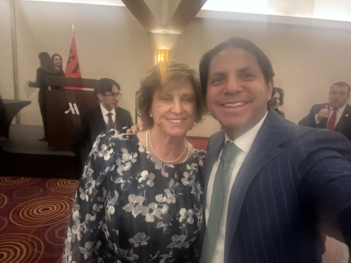 Rodolfo Islas Valdés tweet media