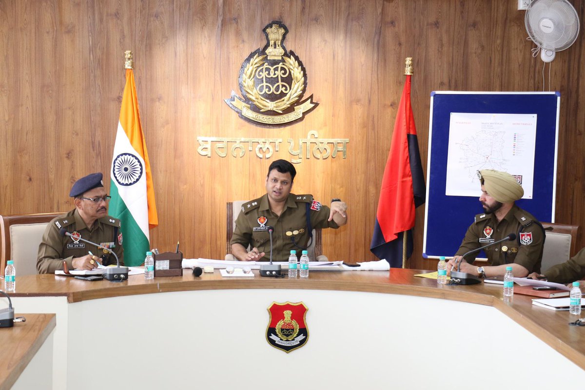 BarnalaPolice's tweet photo. SSP Barnala held a meeting with all the officers regarding law and order duty on 28-02-2026 Tomorrow, where they were briefed about the duty and reviewed the security arrangements at the place of duty.
#SecurityBriefing #LawAndOrder https://t.co/eyd2D9Oc4V