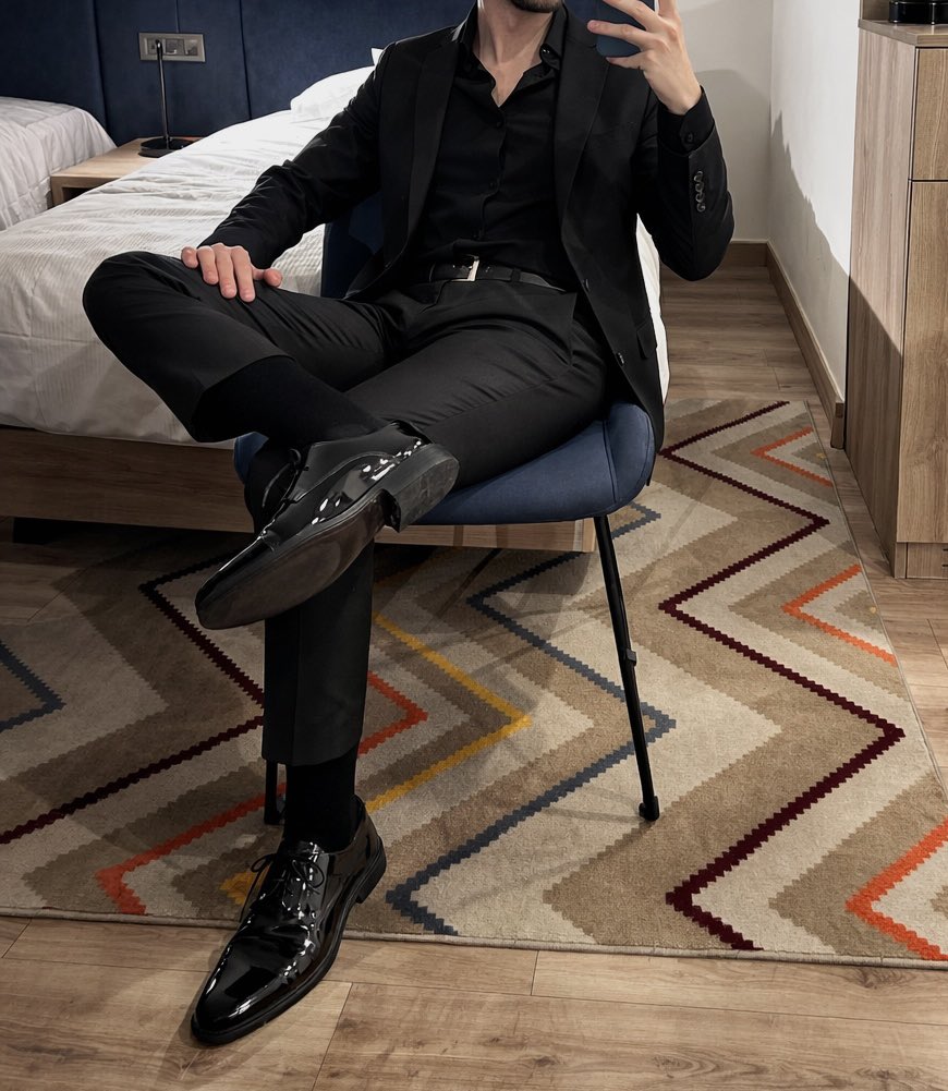 Suited Guy tweet media