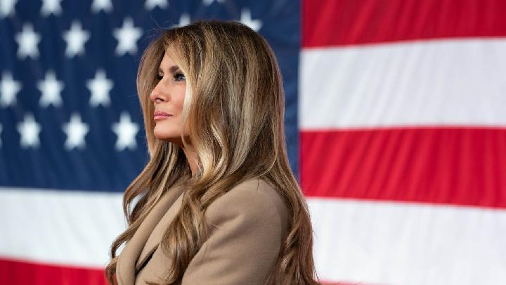 StunningMelani's tweet image. SHE’S MAKING HISTORY
#StunningMelania #BestFirstLady #MelaniaTrump
