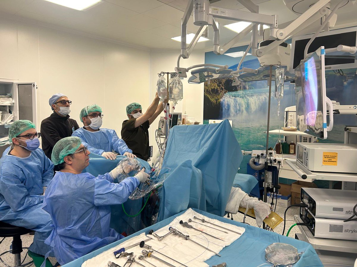 UropediaUCD's tweet photo. Ürolojik Cerrahi Derneği, Marmara Üniversitesi Üroloji Anabilim Dalı ve Avrupa Üroloji Okulu (ESU) iş birliği ile düzenlenen "PROSTAT-IST" kursumuzun 1. Günü tamamlanm��ştır. Konuşmacılarımıza, 150 üzerinde online katılımcımıza ve kursiyerlerimize katılımları için teşekkür ederiz. https://t.co/FsqRZvSH1q