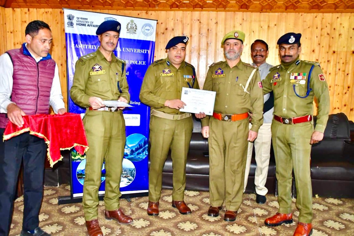 Srinagar Police tweet media