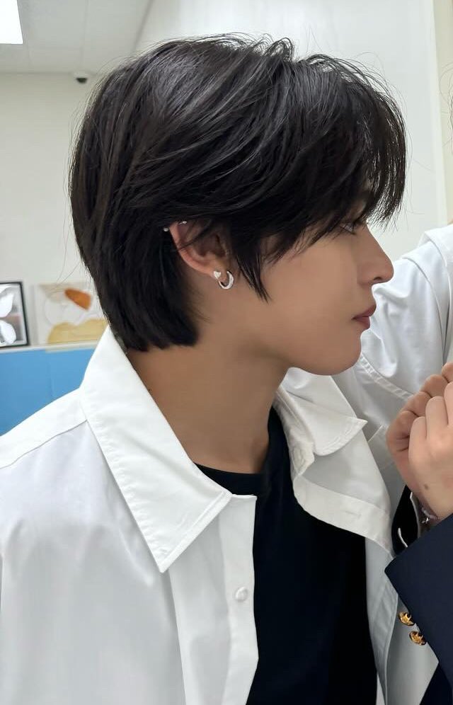 welcometoham's tweet photo. 아 리쿠 헬릭스 피어싱하고다닌시절 진짜 개섹시해서 눈물나네 https://t.co/ItyU73N3qx