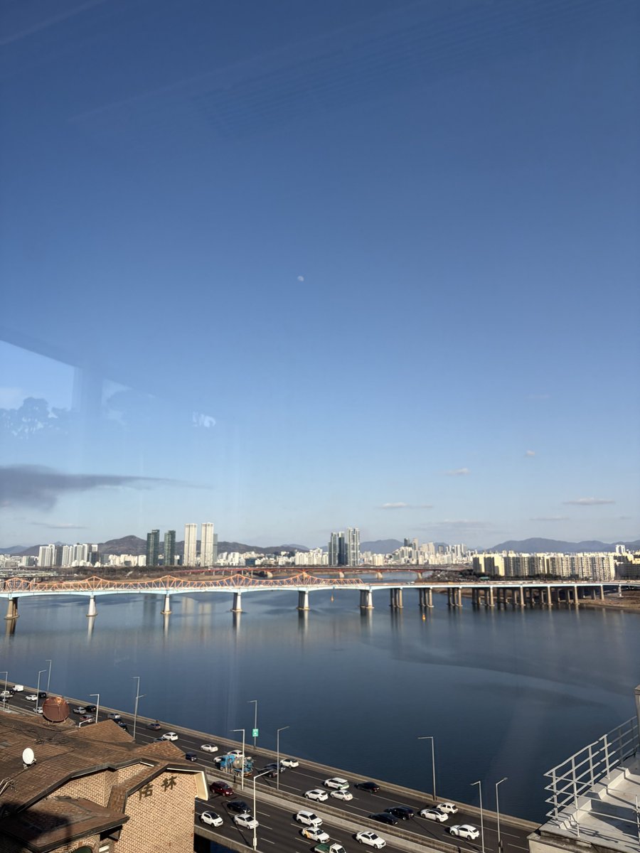 백현이 tweet media