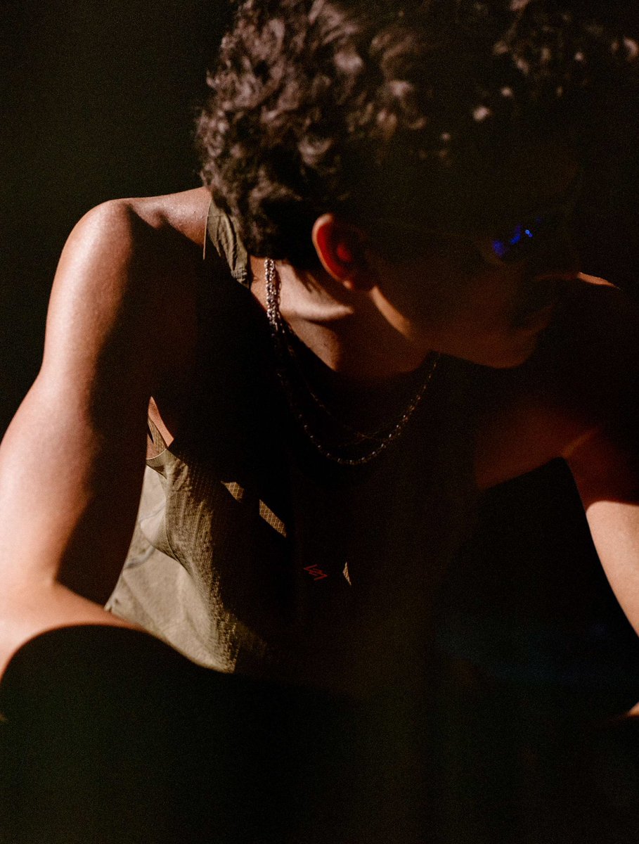 247 Represent tweet media