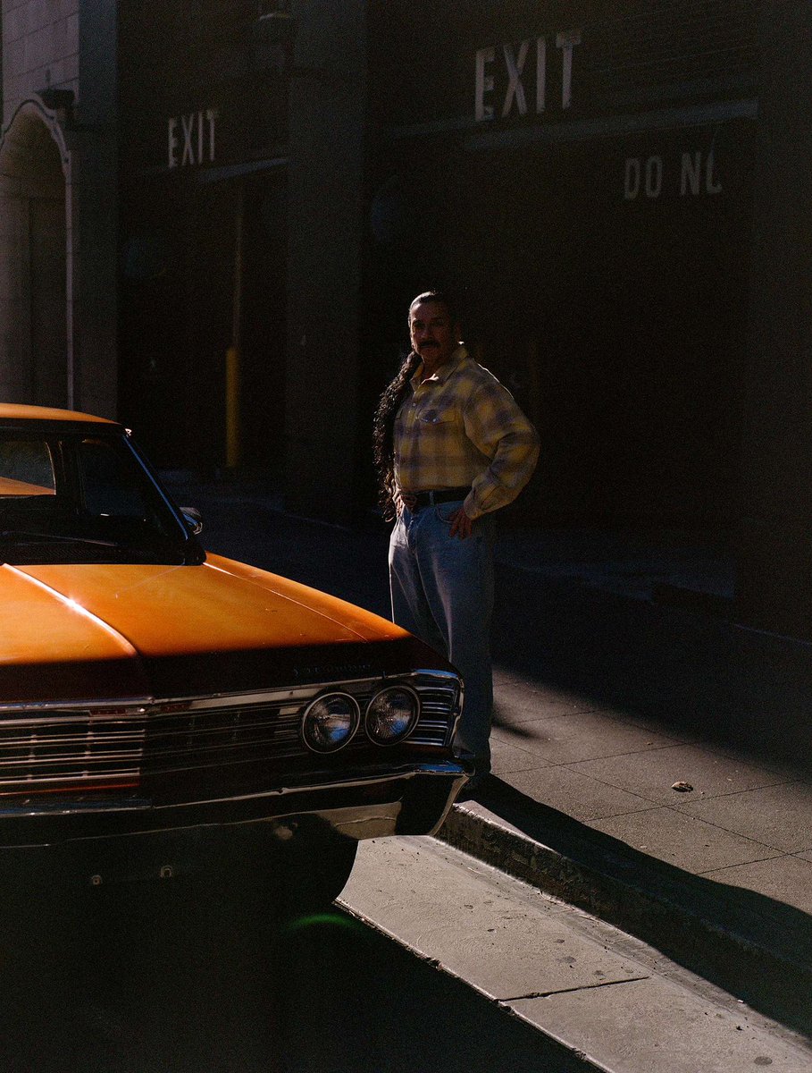 247 Represent tweet media