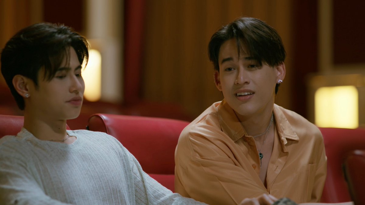 GMMTV's tweet photo. แคสต์เป็นสิบคน ไม่โดนใจผู้กำกับสักคน #OnlyFriendsDreamOnEP1

@Earth_Pirapat @gawincaskey @yacht_patsit https://t.co/SzChu8vRTl