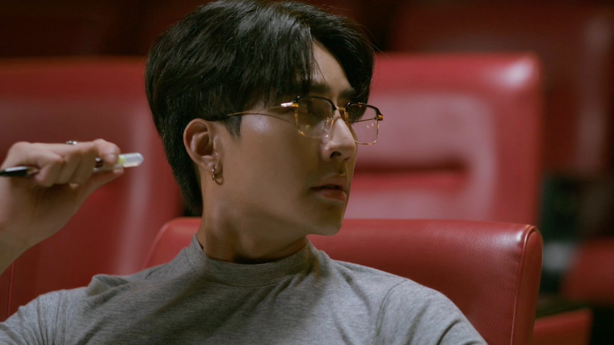 GMMTV's tweet photo. แคสต์เป็นสิบคน ไม่โดนใจผู้กำกับสักคน #OnlyFriendsDreamOnEP1

@Earth_Pirapat @gawincaskey @yacht_patsit https://t.co/SzChu8vRTl