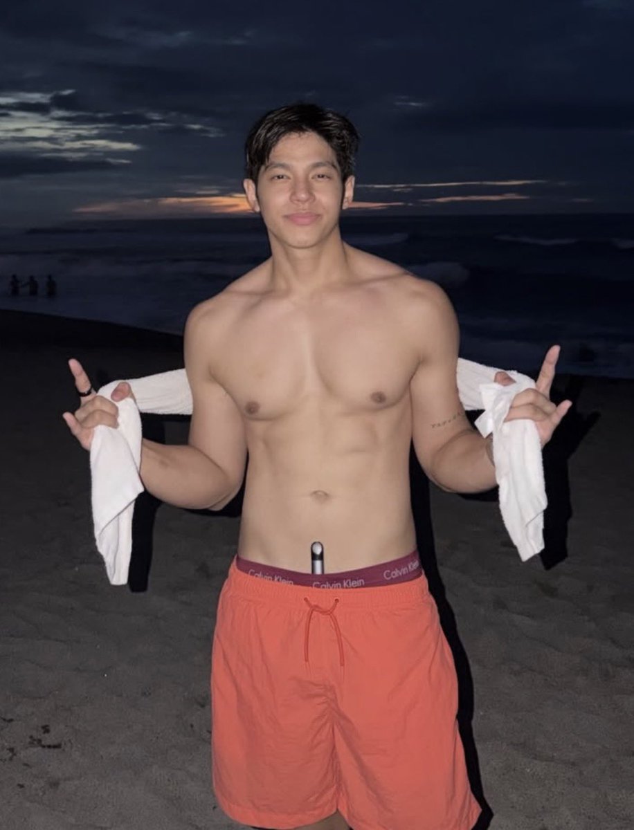 B O Y S R U S 🧨 tweet media