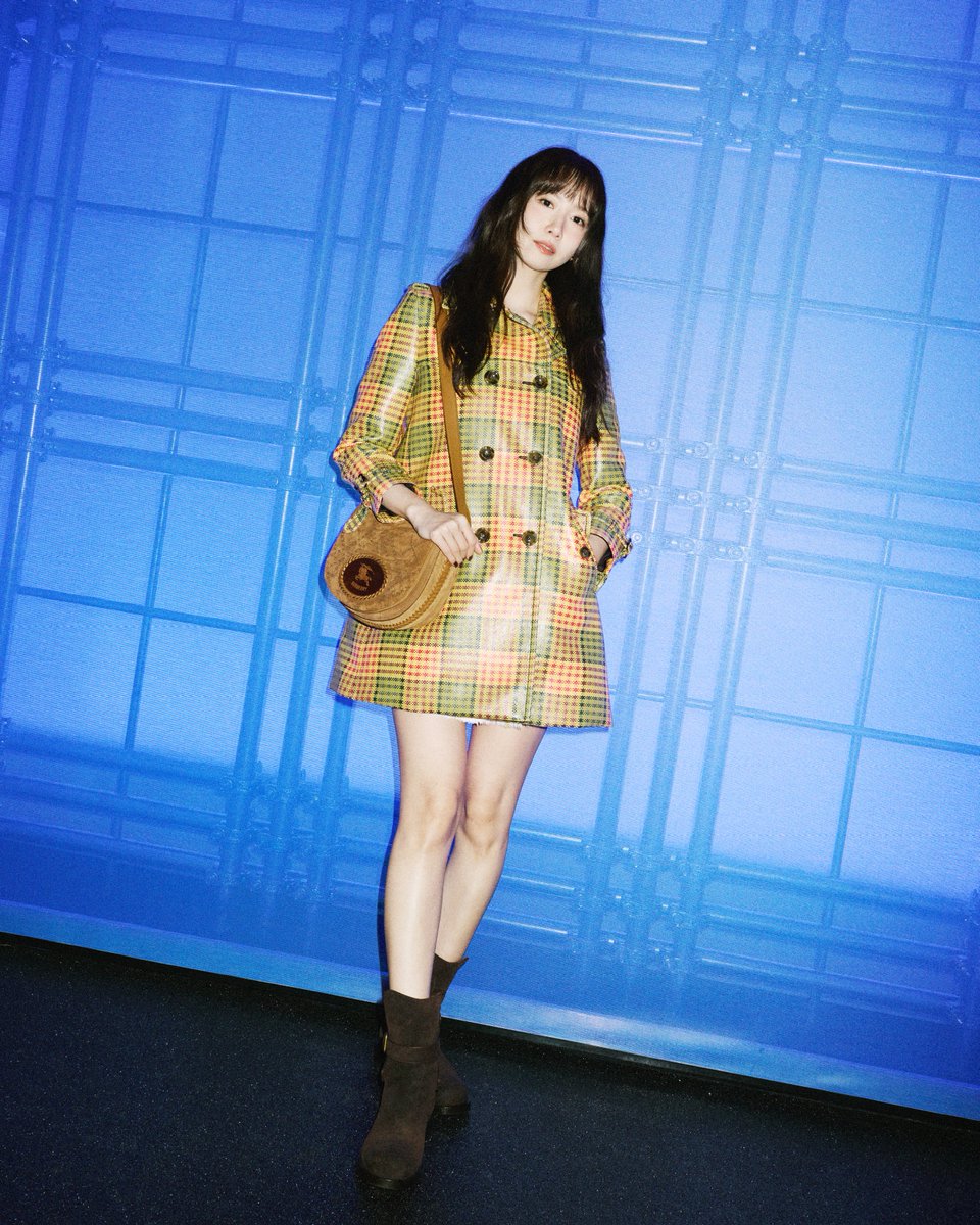 Burberry tweet media