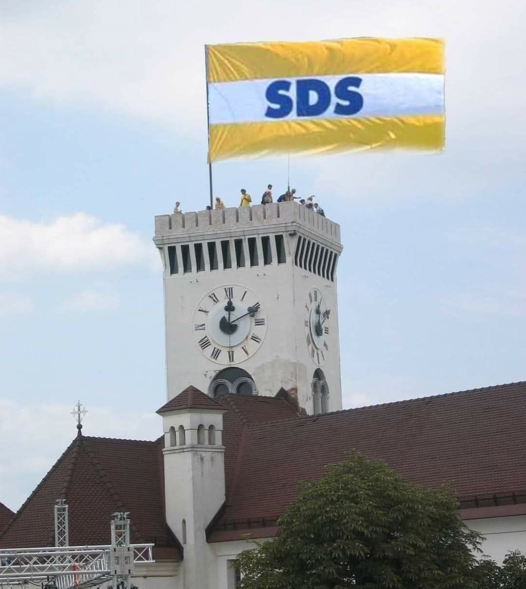 vreckoirena@gmail.com tweet media