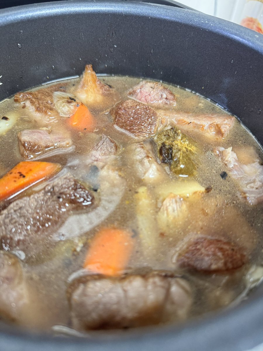 アレを楽しみにして家に帰り
蓋を開けると出来上がってませんでした。
トホホ。スイッチの押し忘れですね。
ついつい聞いて欲しくなりました。