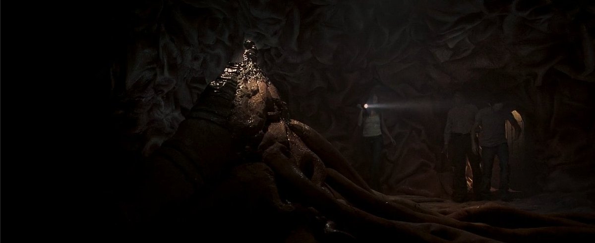 lanterns0o's tweet photo. Return to House on Haunted Hill
2007
#Horror
https://t.co/QcFRsYWU59
Full of #00s heist #cliches & #deaths feel unoriginal, The #plot is bare & adds #camp in a #Sci-Fi #channel kind of way. #Recommended if you #love 00s #B's or a #good #laugh.
#Paranormal #Tubi #Bmovie https://t.co/Q5piOENg1G