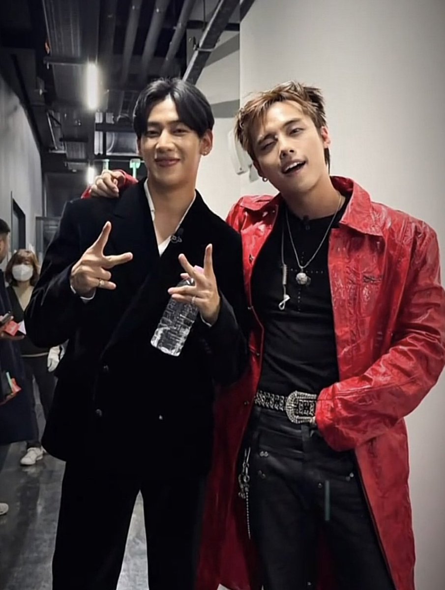 น้องแบมกับคุณ Hai Dang Doo จากประเทศเวียดนาม ✨

#XTHELEAGUE 
#BamBam #뱀뱀 <a href="/BamBam1A/">BamBam</a>