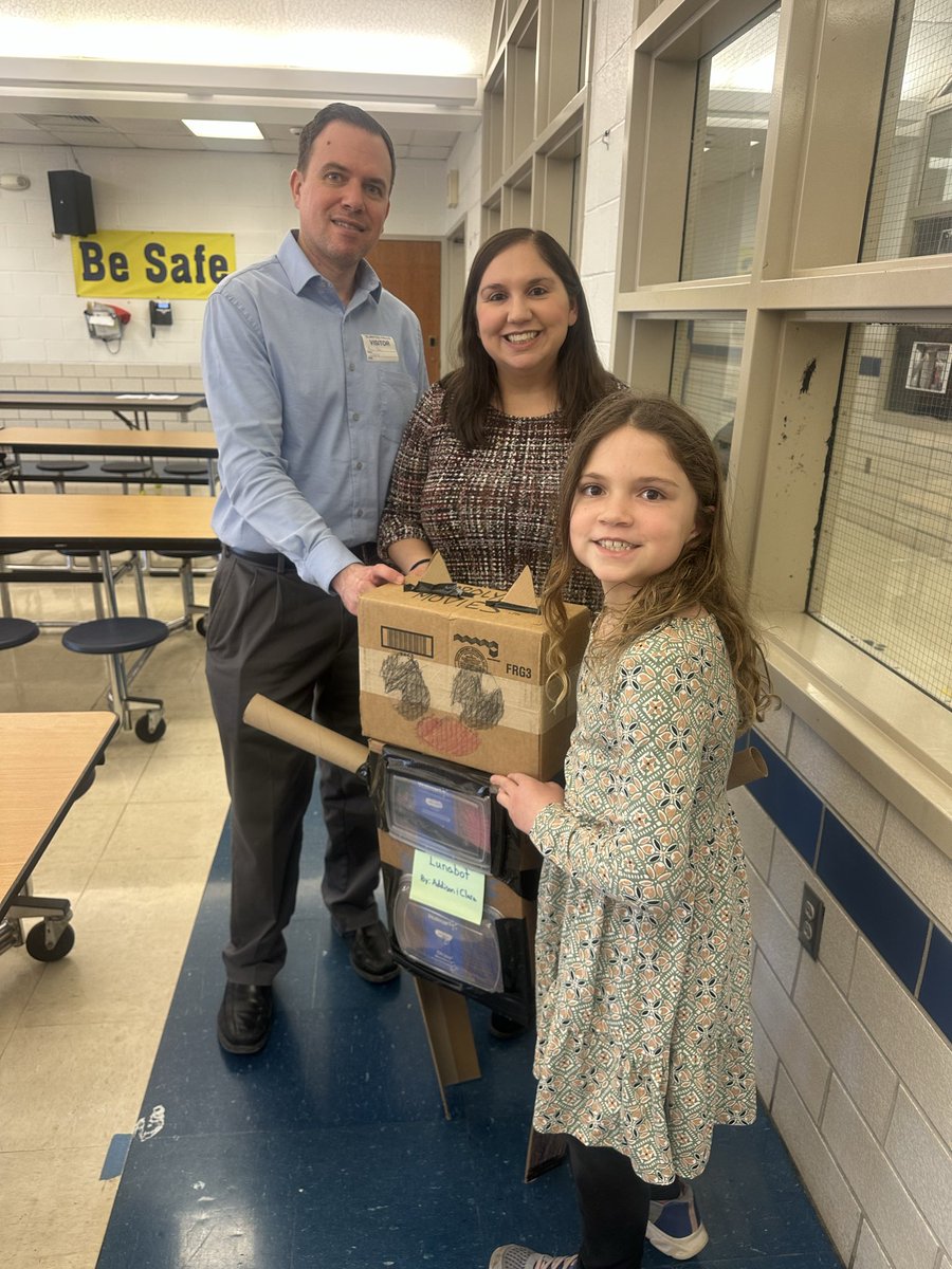 amboeken's tweet photo. 1st and 3rd Grade Showcases of what the girls have been up to at school! Addison build a robot named Lunabot with her friend Clara and Avery beat us in a bunch of math games. 🎉❤️👏 https://t.co/rDFTGX4BqI