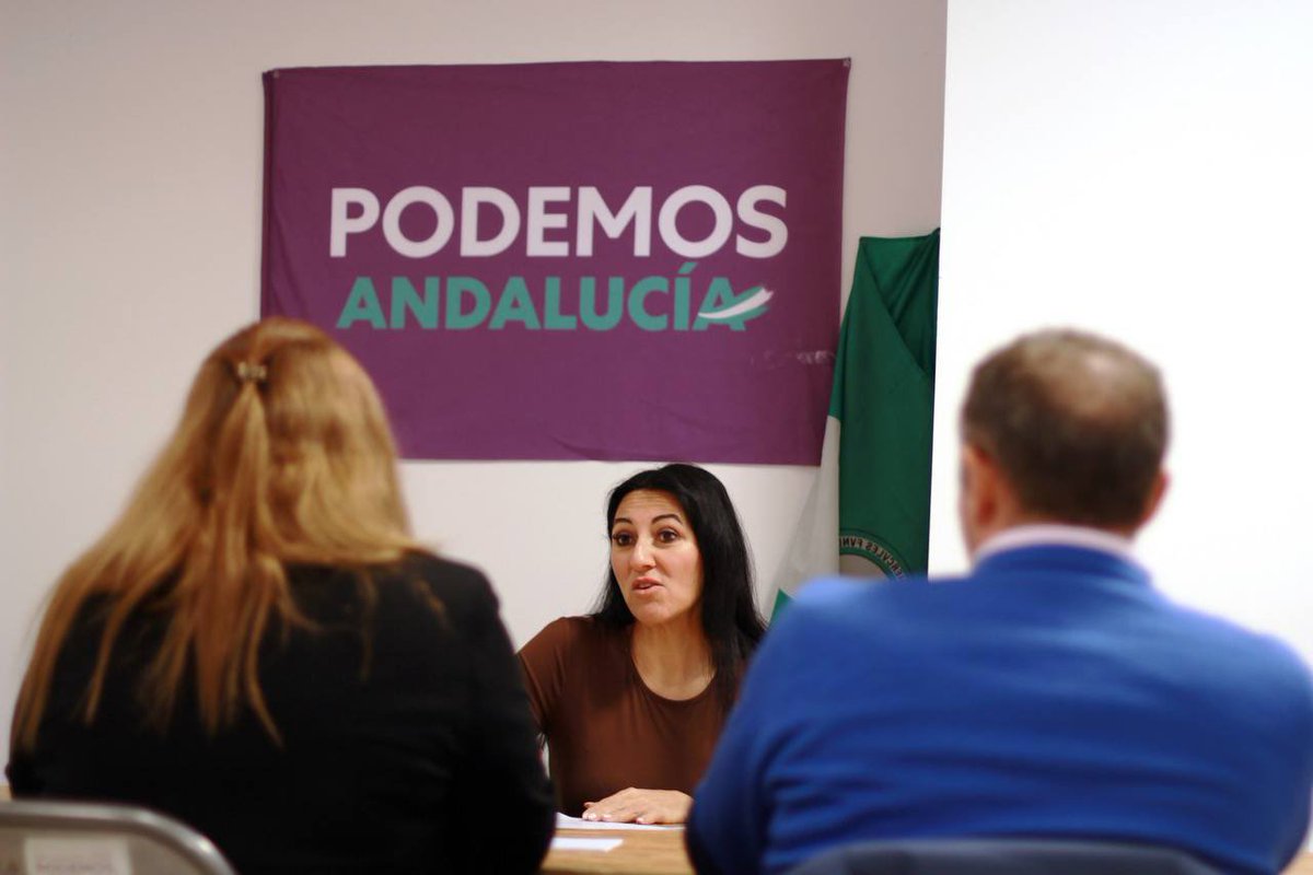AleDuranGR's tweet photo. Escuchamos a la representación legal de las y los trabajadores del 112 en Granada.
Es incomprensible que a pesar de ser la voz que nos atiende al teléfono en los momentos más críticos en situaciones de emergencia, sufran la precariedad laboral por parte del gobierno andaluz . https://t.co/e55T6N3CJa
