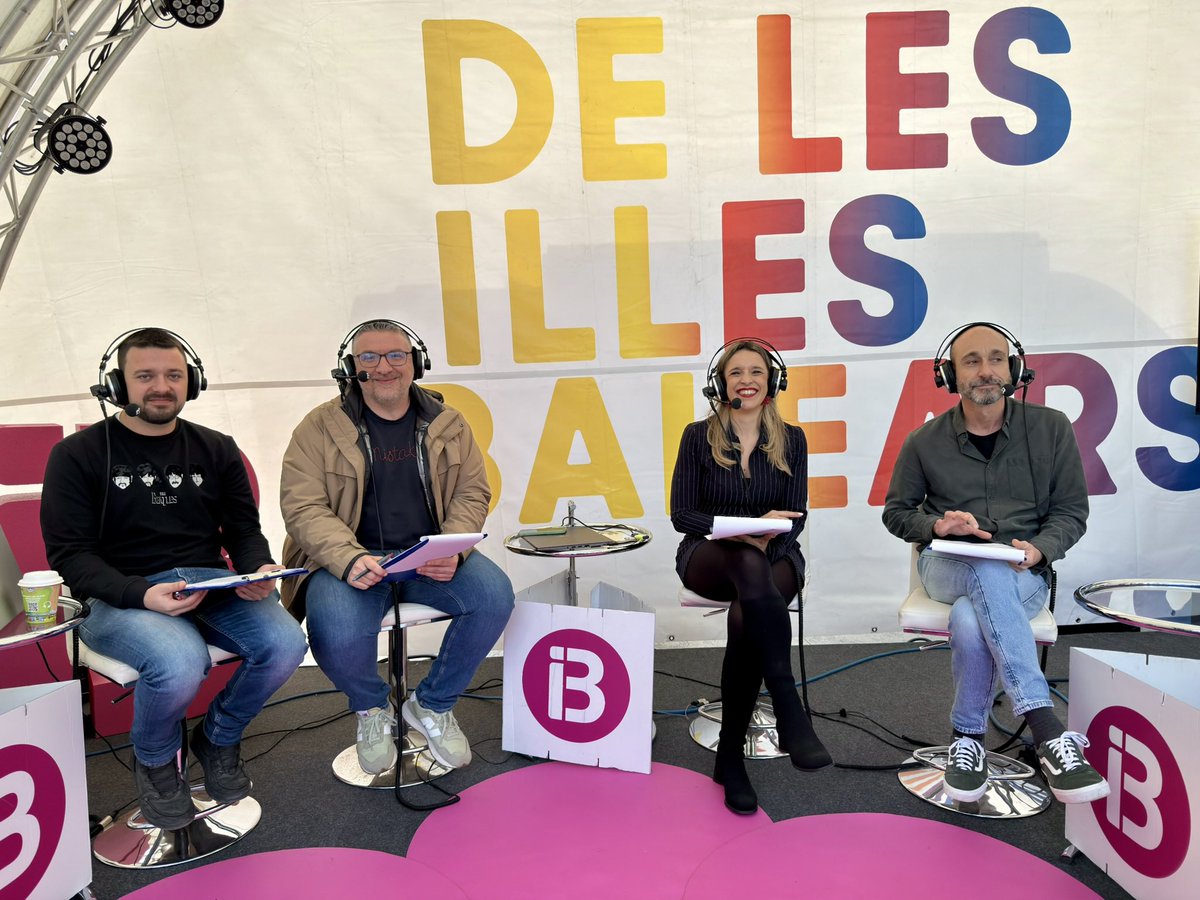 IB3's tweet photo. 'Téntol' ja està en directe des del passeig de Sagrera de Palma amb un especial amb motiu del nostre 21è aniversari i del Dia de les Illes Balears🎙️✨ https://t.co/5GOWirsohb