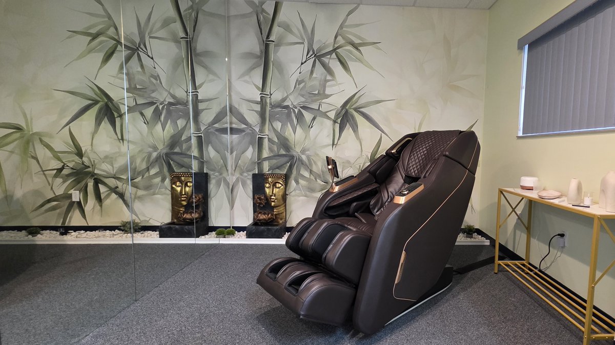 SSWhiteTech's tweet photo. We’ve added a massage chair to our wellness program, giving our team a chance to recharge with 30-minute sessions built right into the workday.

Because taking care of our people isn’t a bonus — it’s a priority.🎉 https://t.co/iGr2muoTUA