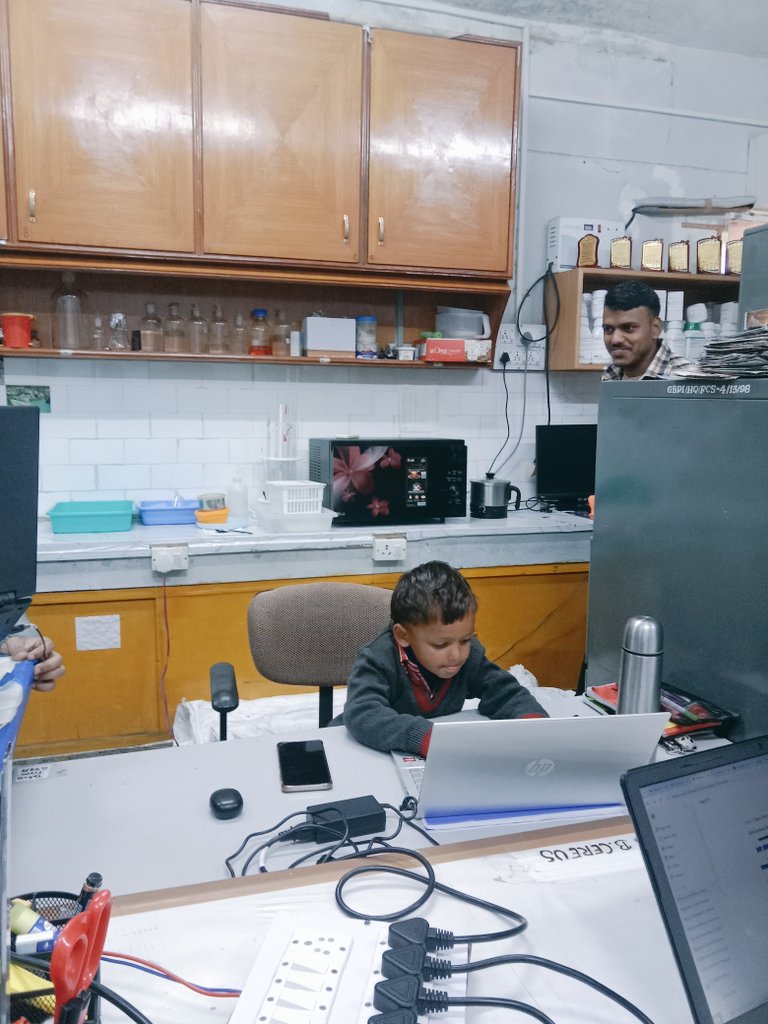 pooja_bish18947's tweet photo. Curiosity has no age limit 💻✨
In the middle of a busy workspace, a young mind dives confidently into the digital world, reminding us that learning begins with curiosity and courage.
#FutureInMaking #YoungLearner #CuriosityDriven #LittleExplorer #LearningEveryday https://t.co/zuMJYupFBt