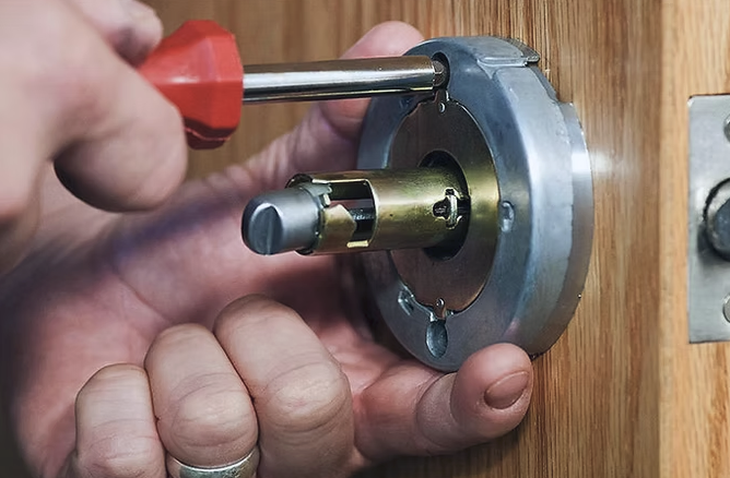 useLockNerds's tweet photo. Lock repairs aren’t something you put off. If a lock is sticking, loose, misaligned, or not turning smoothly, it’s only going to get worse — and usually at the worst possible time. https://t.co/UgfjWm2POw