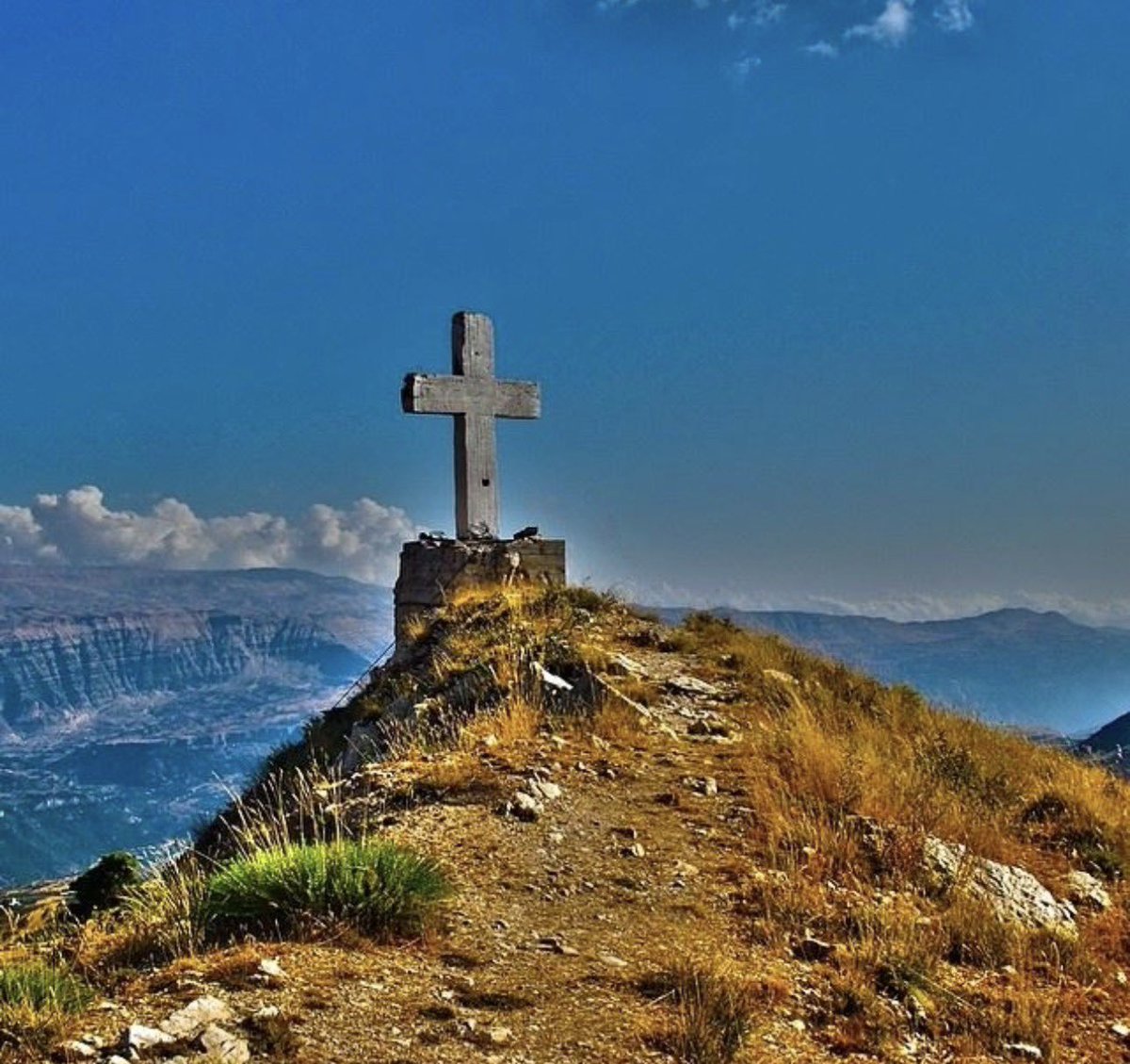 visegrad24's tweet photo. Lebanon’s Finance Minister Yassine Jaber wants to register unserveyed lands in Mount Lebanon under the state instead of the municipalities to give the Shiites more control over Christian lands.

LF &amp; Kataeb are going to push legal action against the decision.

Via @O_Apologetics https://t.co/tS6OLTQT4R