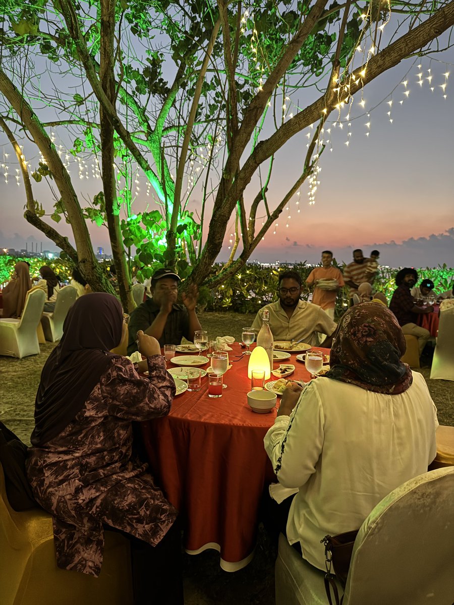 Sunset iftar with the fam <a href="/MaldivesHIH/">Hulhule Island Hotel</a> #DhivehiMonents