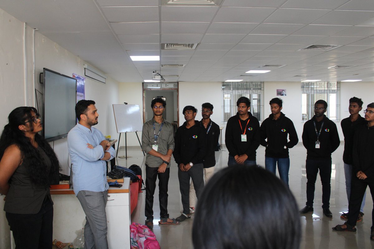 JJhay ⛋ tweet media