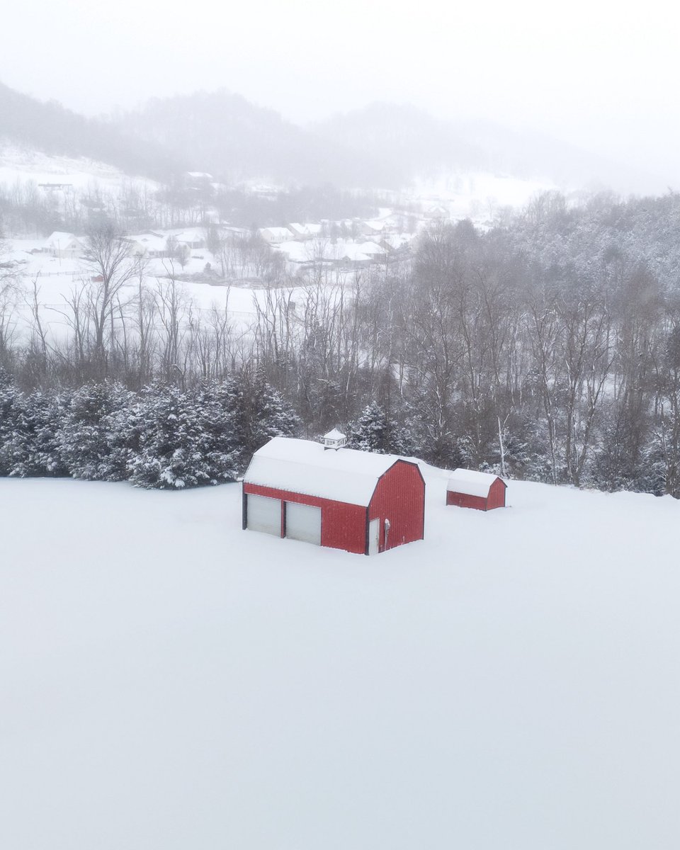 babowling12's tweet photo. An Appalachian winter postcard. 

📍Lebanon, VA https://t.co/3CpF7lW94F