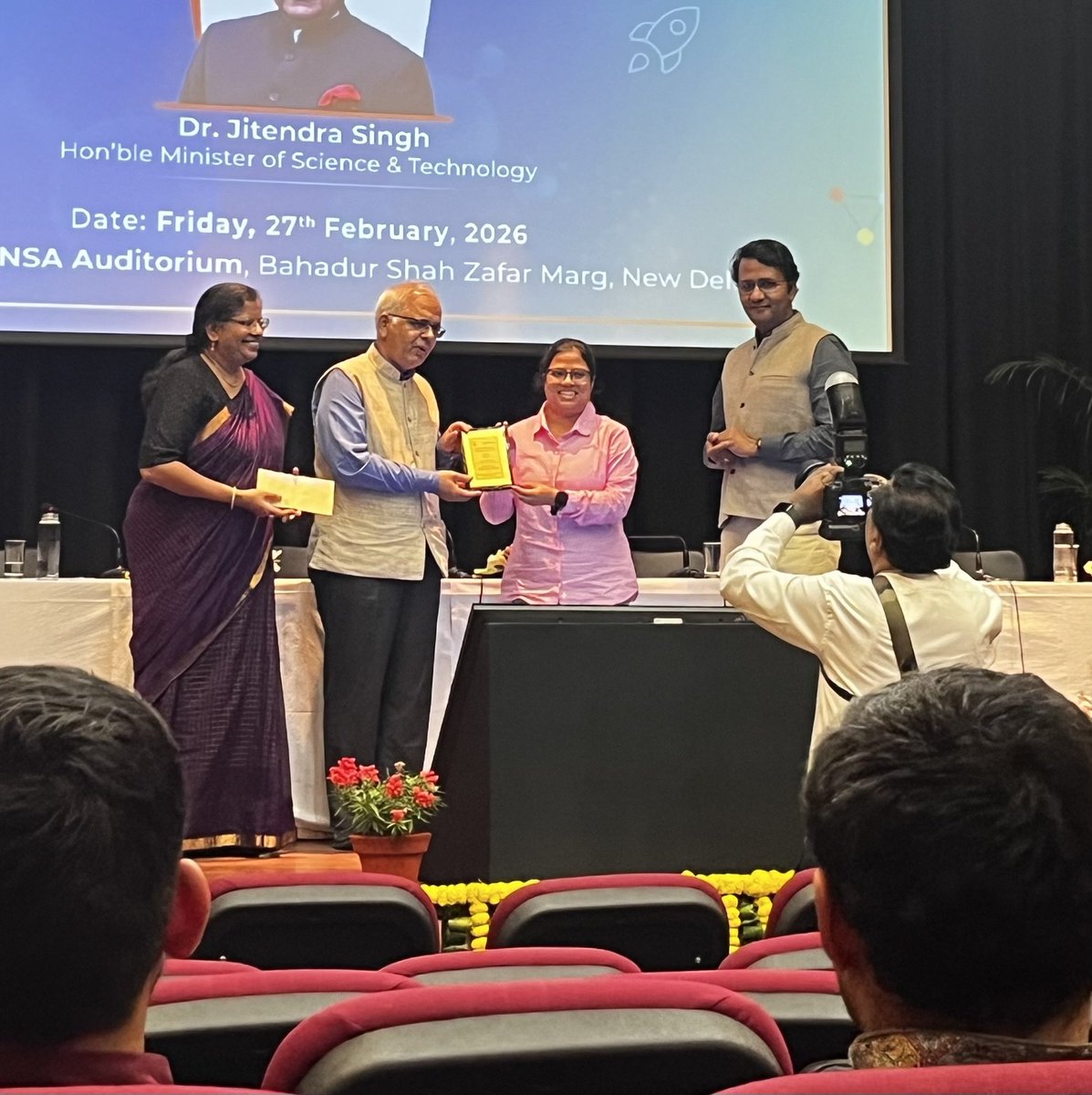 DEBARATIMONDA16's tweet photo. Honored to receive the Third Prize in the Life Science category at Saransh-2025 ( A national level 3 minutes Thesis Presentation Competition for PhD scholars) organized by @INYAS_INSA. Grateful for this recognition and the constant support of my mentors.
@jkt_lab @ICGEBNewDelhi https://t.co/UJnSmo1N2b