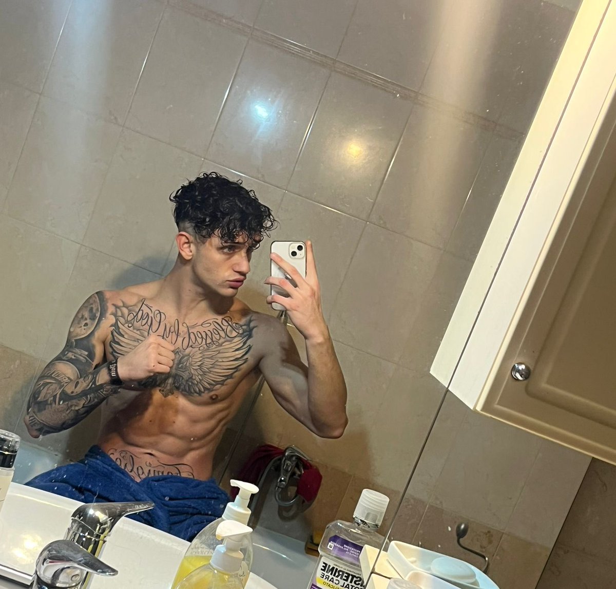 Tonyxl00's tweet photo. 2️⃣3️⃣ 🎈🎂 🥳 https://t.co/AuV2bsDc4k