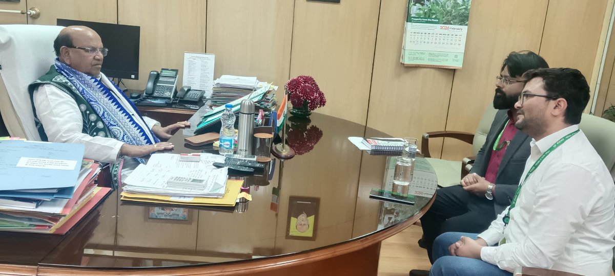 AmitCSS11's tweet photo. श्री किशोर मकवाना जी, माननीय अध्यक्ष, राष्ट्रीय अनुसूचित जाति आयोग और श्री अंतर सिंह आर्य जी, माननीय अध्यक्ष, राष्ट्रीय अनुसूचित जनजाति आयोग के साथ भेंट कर @CS_SCSTWelfAsso  के अप्रैल में होने वाले वार्षिकोत्सव के लिए आमंत्रित किया।
अवसर पर सामाजिक जिम्मेदारी और राष्ट्र निर्माण में भागीदारी पर चर्चा की।