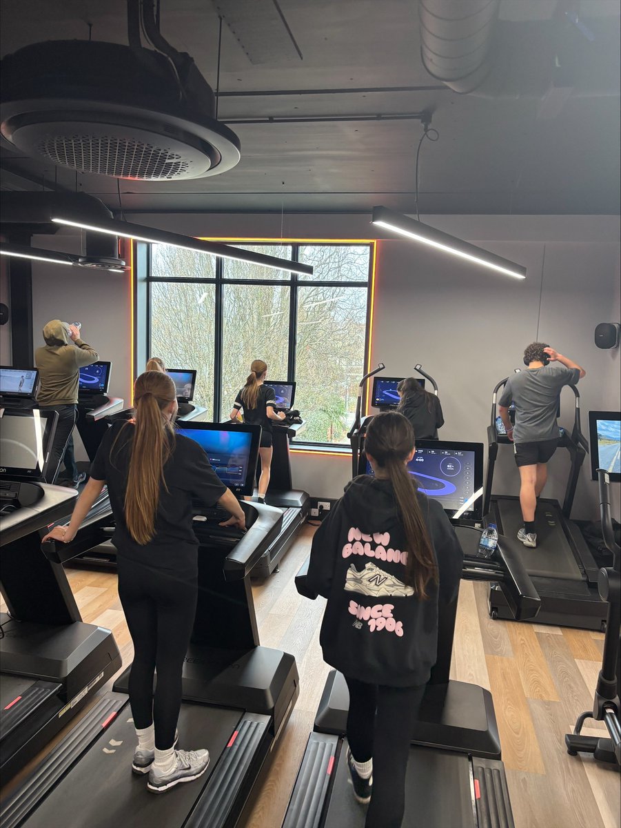St_Anselms's tweet image. Our Year 11 girls keeping fit and having fun this afternoon 💪✨ Promoting lifelong fitness beyond school — building healthy habits for life! 🏃‍♀️🔥

#Year11Girls #KeepingFit #LifelongFitness #ActiveForLife