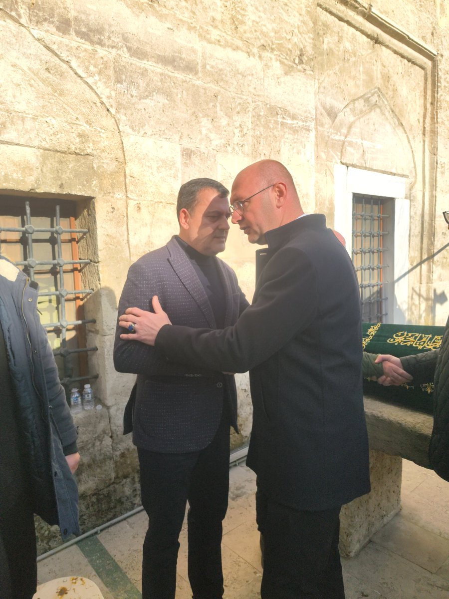 Kırklareli İYİ Parti İl Başkanlığı ve Merkez İlçe Başkanlığı olarak, Vecdi Gündoğdu’nun kıymetli abisi Muvaffak Gündoğdu’nun vefatını derin bir üzüntüyle öğrenmiş bulunmaktayız.

Merhumun cenaze törenine;
İl Başkan Yardımcılarımız Adil Özdemir ve Bülent Güzelergene,
Önceki Dönem