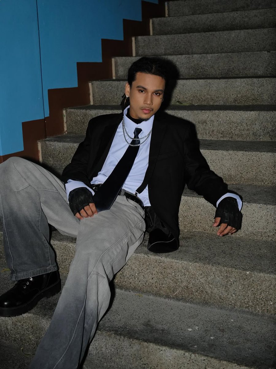 Mitches 🖤✨ tweet media