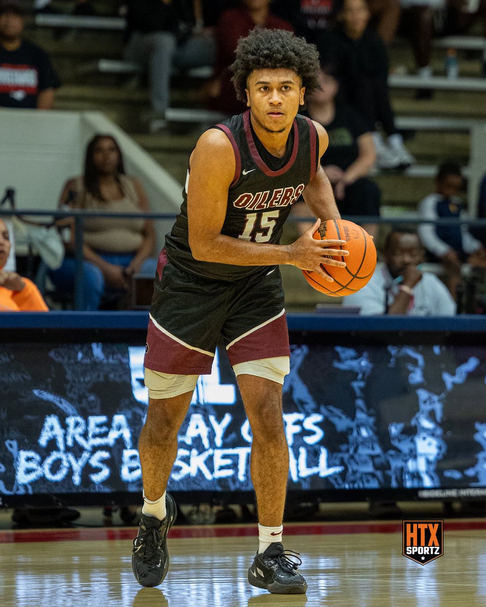 HtxSportz's tweet photo. @NS_hoops overcame a 6 point halftime deficit to come out on top in a @uiltexas Region three 6A Area game with @Pearland_Hoops . @UCF_MBB commit Christian Gibson poured in 28 for the Mustangs while Devan Brown paced the Oilers with 15. https://t.co/F0WbZQ00JD