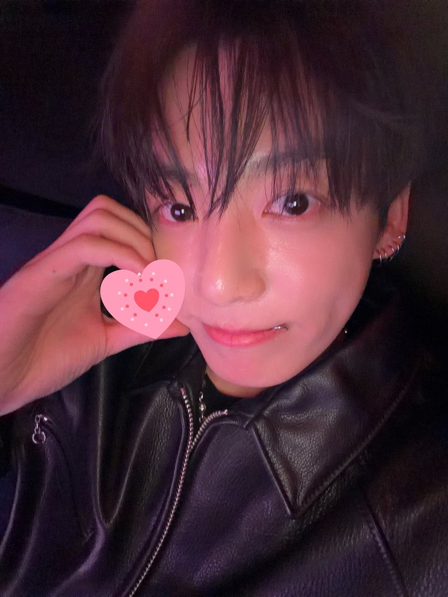 Ruth_with_J's tweet photo. 사랑해 정국아 https://t.co/xbqvy3jJXz