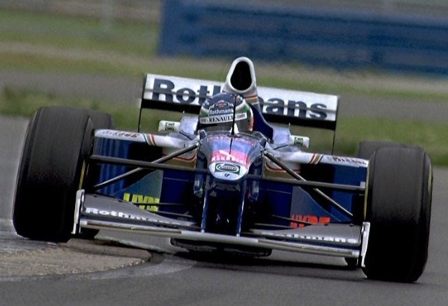 ʟ ʏ 🏁🏎 tweet media