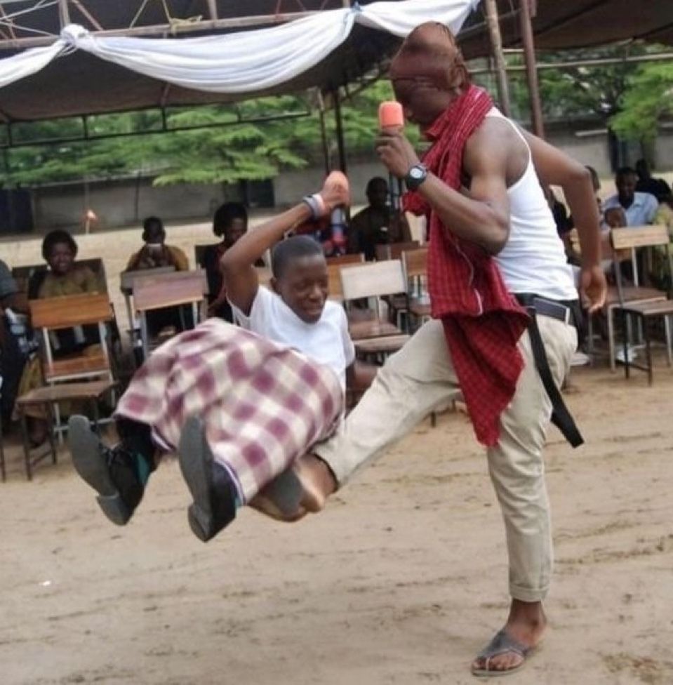 He unfollows mutuals still get mind come chop rice😠