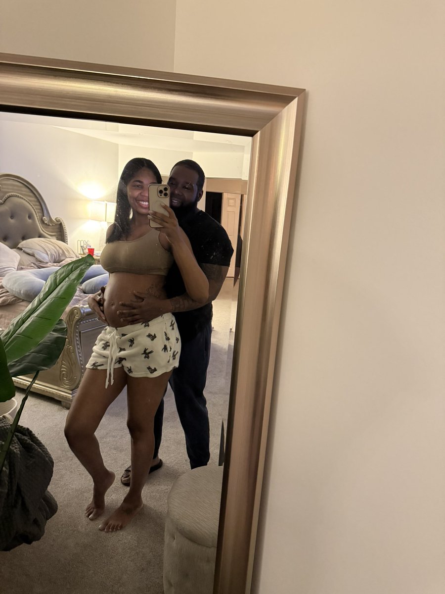 You really can’t tell me nothing now that I have a visible bump 🤰🏾😍💖