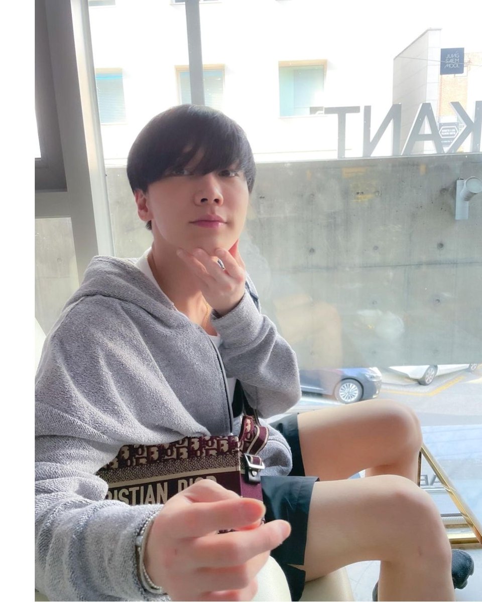 noringreys's tweet photo. 🥳🎂🐱

Happy birthday, Ten!🫶🏻 You are one of the reasons why I got easily dragged inside this chaotic city. Smile always!💚
#HappyTenDay #NCT #WayV #LastPhotoIsAI https://t.co/NwTVIF1Rj3