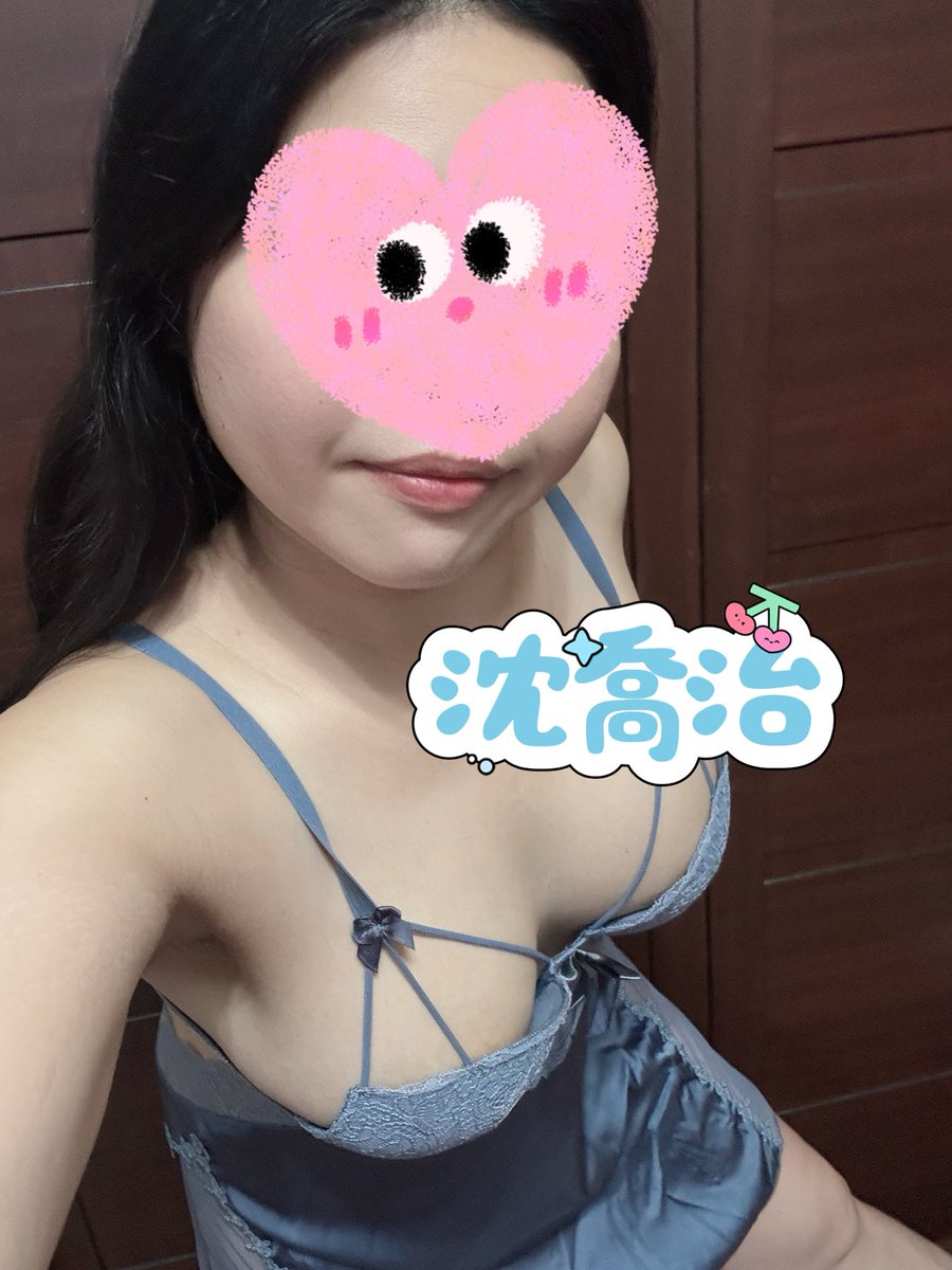 今天弟弟來上班了 

若有似無的碰觸害我心跳加速

臉紅又心跳 

弟弟 你好會撩🤭