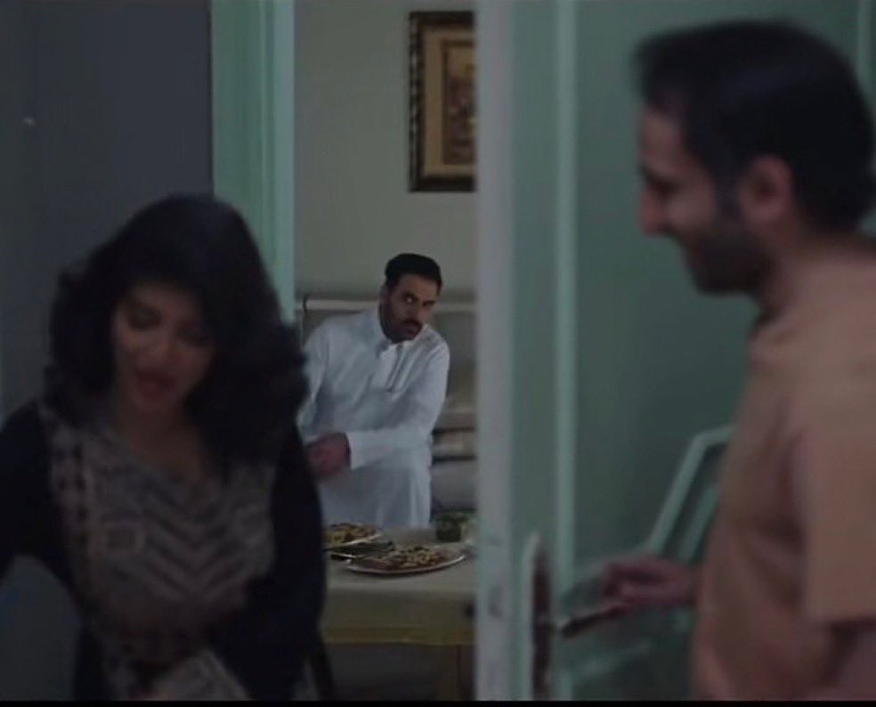 تذكرون بابا سلمان يوم قال بلغوا عن اي فساد :
بنرفع لولي العهد …
ان هناك من يشوّهه سمعتنا 
ويلوث مجتمعنا المحافظ ..
والله أنهم مايرضون قادتنا بالللي يصير 
بعد ما غسلنا يدينا من الإعلام
ومقص الرقابة ..