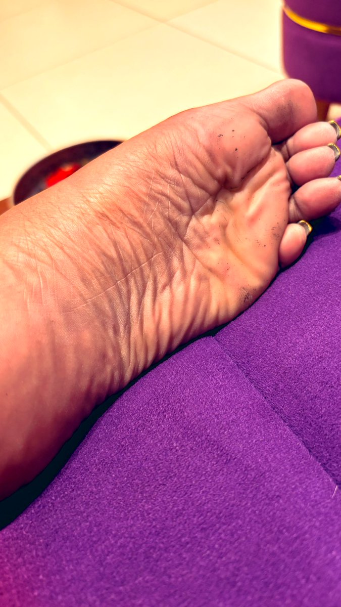 Mayfairpeaches's tweet photo. Ten hours in heels. Dirt from the day. They ache slightly… https://t.co/lTnuvAi5PO
