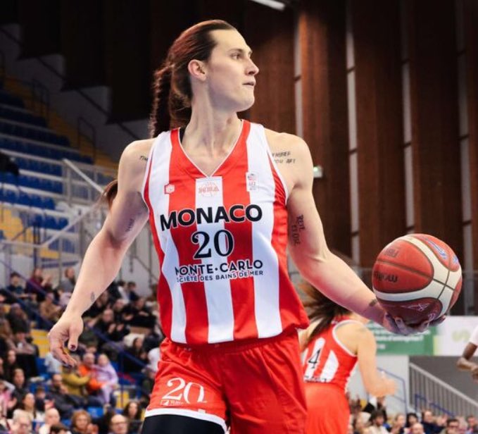 LaurenceTrochu's tweet photo. En deuxième division de basket français, les deux meilleures joueuses Julie Tétard et Aurore Poutou… sont des hommes.

Si rien n’est fait contre l’infiltration des hommes sous prétexte trans dans la catégorie femmes, le sport féminin va disparaître. 

Mesdames, réveillons-nous ! https://t.co/jsfRzi4Vod