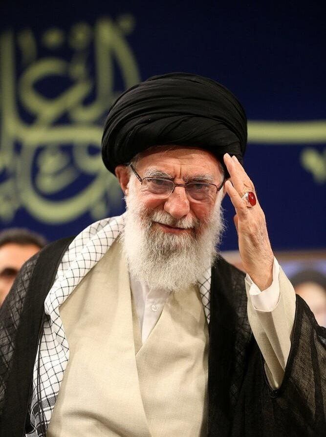 s_iman_official's tweet photo. دیگر عیان تر از این کُد بدهند؟!
پرچم چرا‌‌‌‌‌...
پرچم دار را بزنید... https://t.co/e9E7AEPuLr
