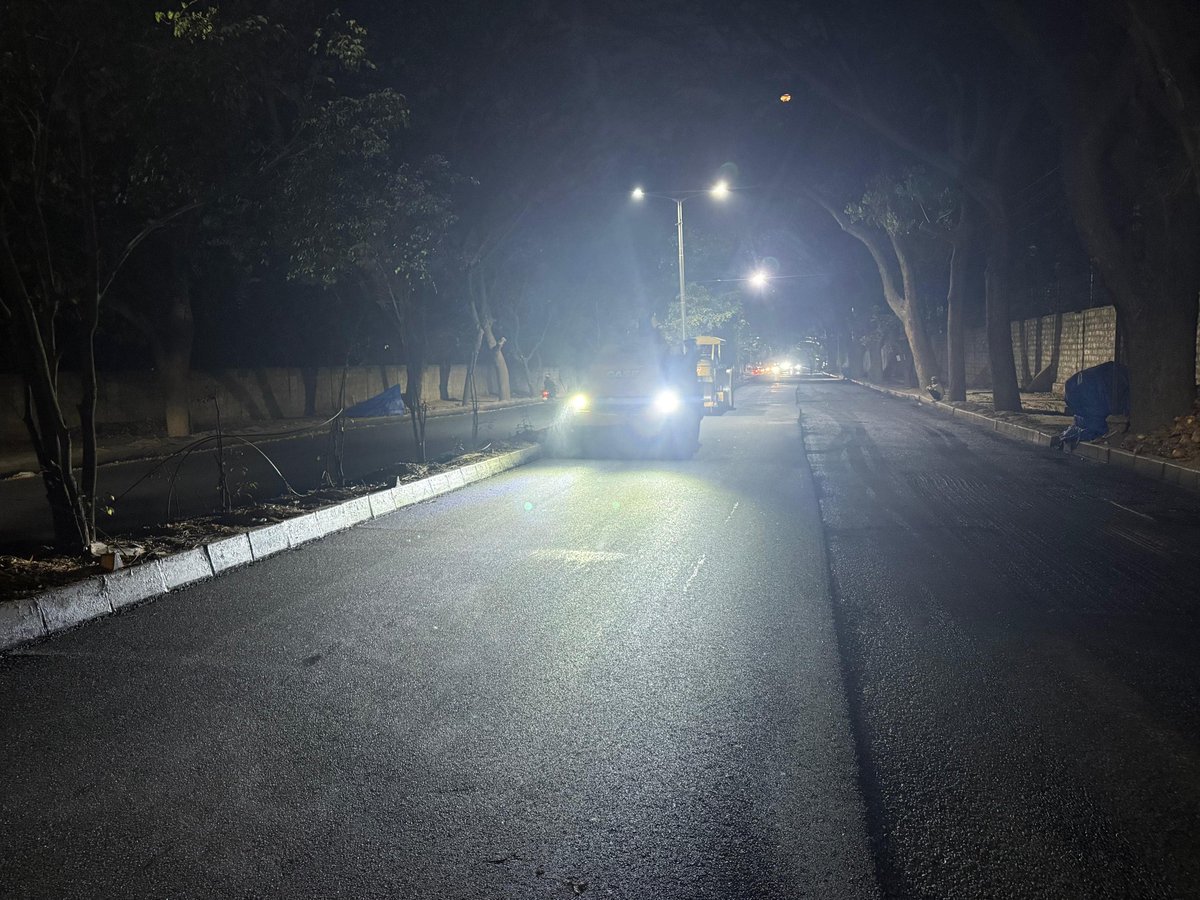 GBA_office's tweet photo. 🛣️ SMA Laying Work Update – Old Airport Road | #BSMILE
Stone Matrix Asphalt (SMA) laying work has been successfully completed on Old Airport Road for a stretch of 400 meters from Chainage 6+350m to 6+750m (LHS) under the #BSMILE project.
✅ Improved riding quality
✅ Enhanced road durability
✅ Better skid resistance & safety
✅ Smoother commuting experience
This upgrade strengthens key city infrastructure and ensures safer, more comfortable travel for daily commuters.
#RoadDevelopment #BSMILE #InfrastructureUpgrade #Bengaluru
#GreaterBengaluruAuthority #DKShivakumar
@DKShivakumar @GBAChiefComm